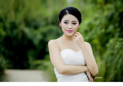 美丽端庄温文尔雅自拍户外美女美女_hao123主图片播秀我图片